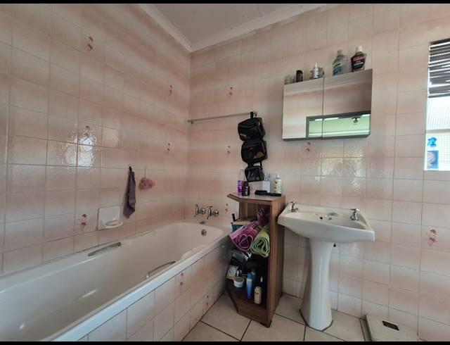 2 BEDROOM HOUSE FOR SALE IN VANDERBIJLPARK SE 4